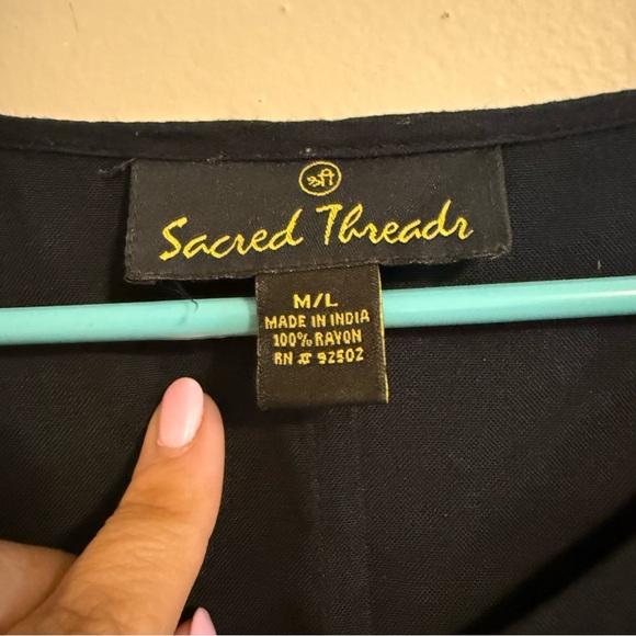 Sacred Threads Patchwork Boho Retro Black Top Women’s Size Large - Picture 3 of 7